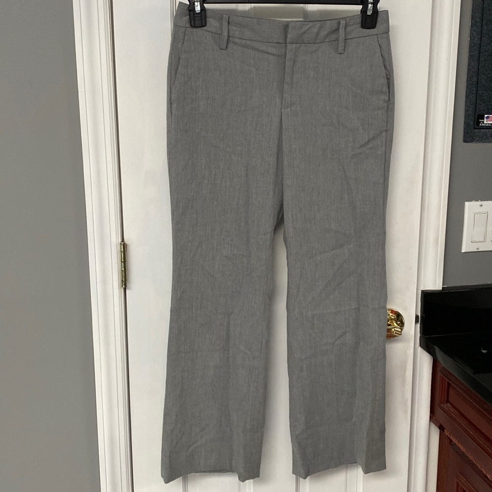 Gap Women’s Favorite Light Grey Trouser Straight Fit- Size 4A